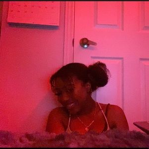 Meet your Posher, Aliya